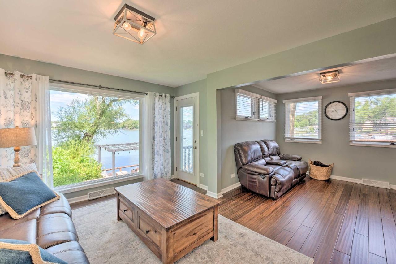 Lakefront Oasis With Boat Dock, Fire Pit, Grill Bristol Exterior photo