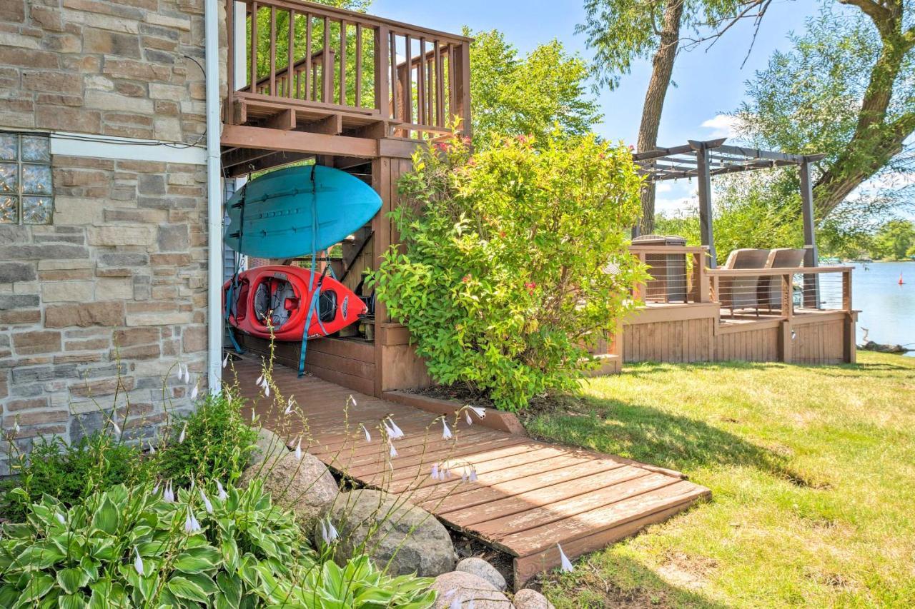 Lakefront Oasis With Boat Dock, Fire Pit, Grill Bristol Exterior photo